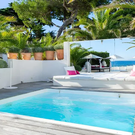 Villa Pieds Dans L'eau Au Cap D'antibes *