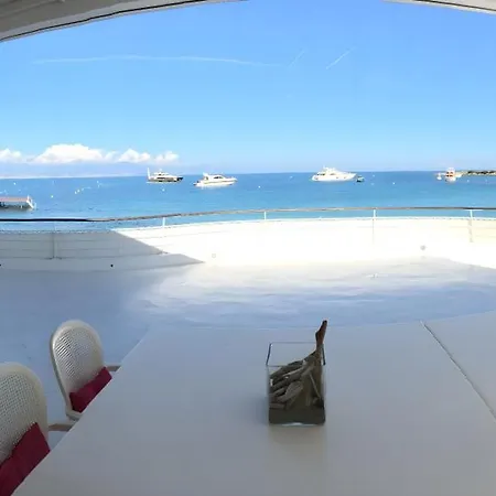Villa Pieds Dans L'eau Au Cap D'antibes