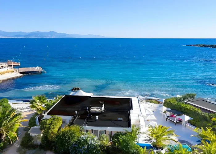 Villa Pieds Dans L'eau Au Cap D'antibes